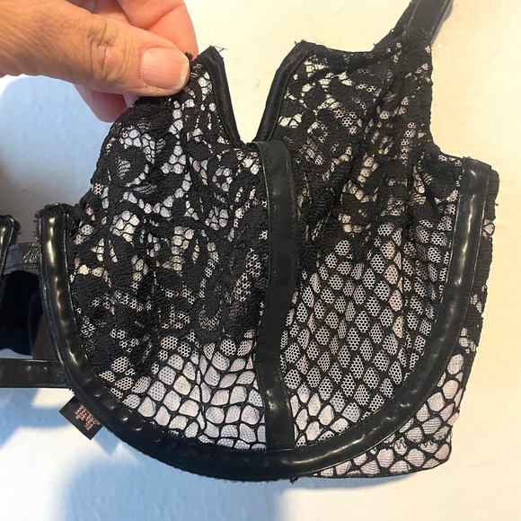 VICTORIA'S SECRET VERY SEXY SCANDALOUS BLACK BRA Size 34DD - Picture 8 of 8